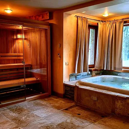 Marka House For 8 Guests بيت للعطل رازلوغ