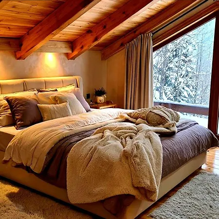 Marka House For 8 Guests